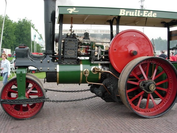 Steamroller1 (568 x 426).jpg